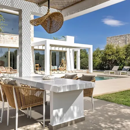 Metis By Vintage Travel *